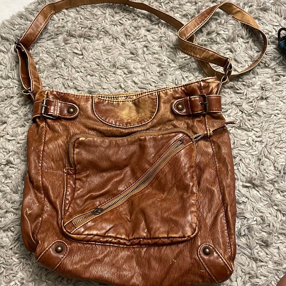 CROSS BODY BAG
